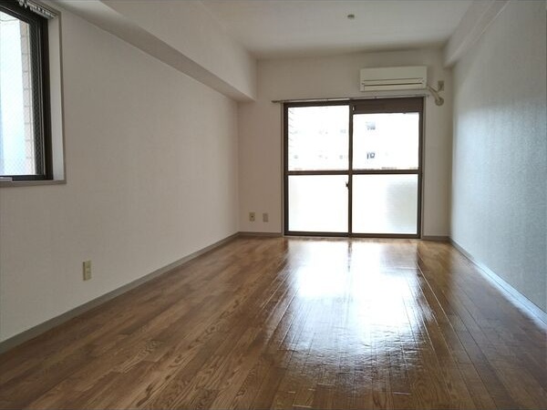 居室・リビング　※写真は同じマンションの違う部屋のものになります。