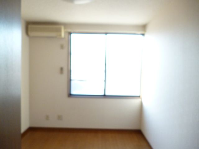 居室・リビング　明るいお部屋です