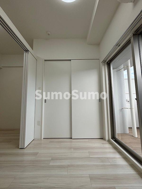 その他部屋・スペース　広くて明るい寝室