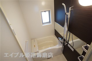 バス・シャワールーム　写真は２０１号室です。