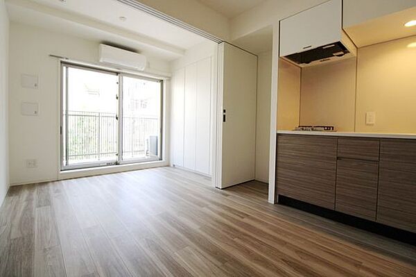 居室・リビング　別号室参考写真