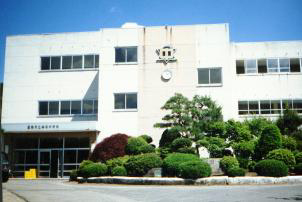 中学校　城東中学校（中学校）まで1246m