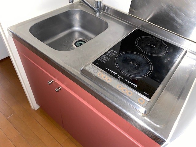 キッチン　コンパクトなキッチンで掃除もラクラク