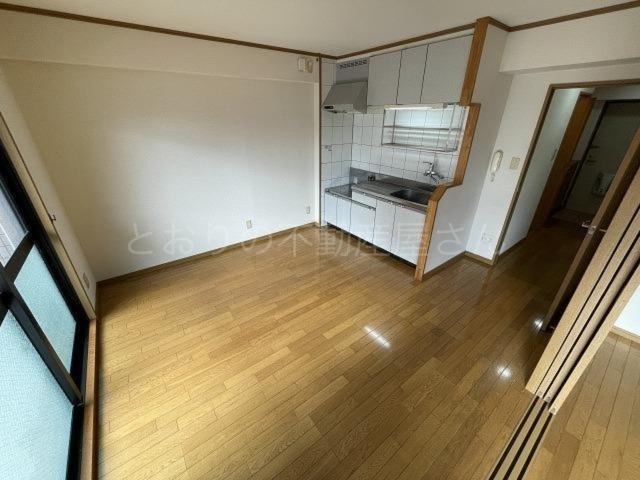 居室・リビング　ダイニング横居室