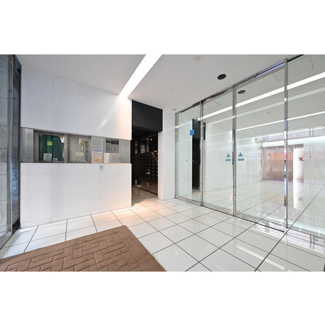 ロビー　オートロック