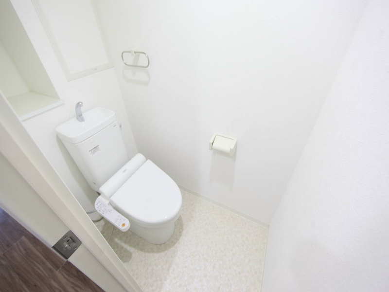 トイレ　温水洗浄暖房便座付トイレ