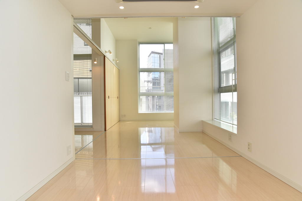 居室・リビング　内観1