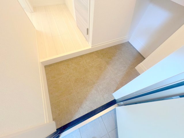 玄関　玄関が大きいと、とても解放感があります。