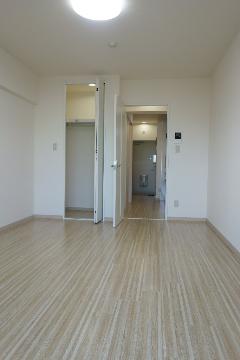 居室・リビング　室内