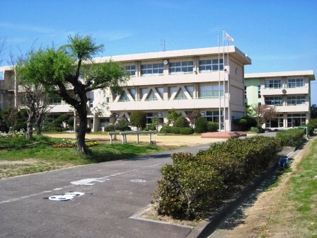 小学校　君津市立坂田小学校（小学校）まで456m