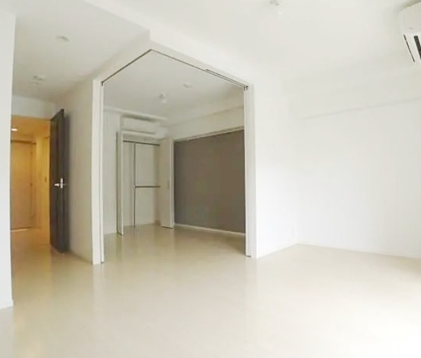 居室・リビング　こちらのリビングで趣味の時間をお楽しみください