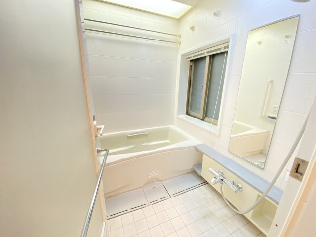 バス・シャワールーム　同一タイプです。
