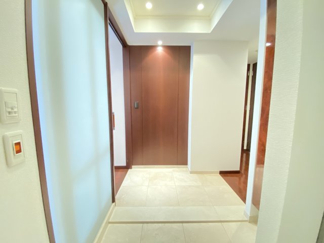 玄関　同一タイプです。