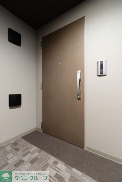 玄関　※写真は同タイプ住戸です。