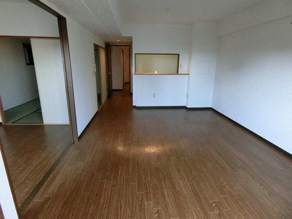 居室・リビング　LDK　約13.3帖