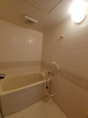 バス・シャワールーム　お風呂です