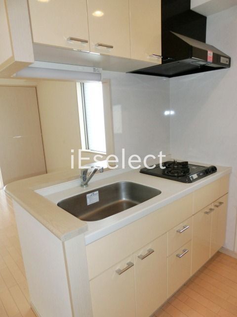 キッチン　明るいカウンターキッチン