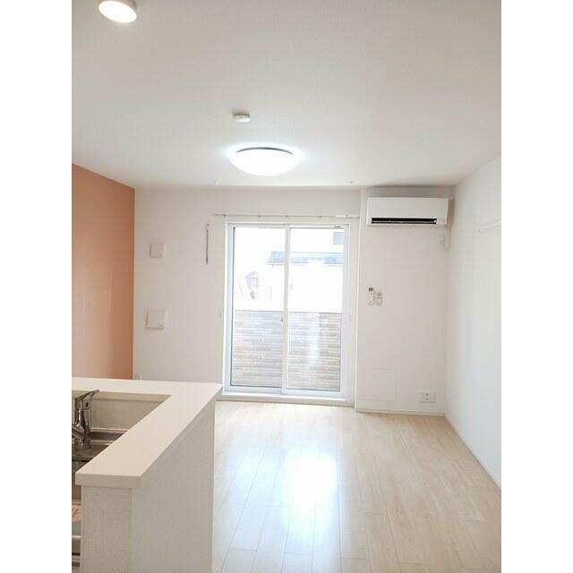 居室・リビング　こちらの物件はMODE不動産なら割引対象の１部屋です。