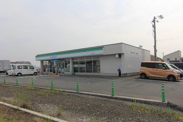 コンビニ　ファミリーマート南吉田店（コンビニ）まで156m