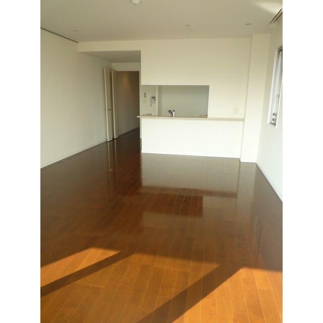 居室・リビング　Eタイプ2010年2月撮影 同タイプ208号室の写真です。