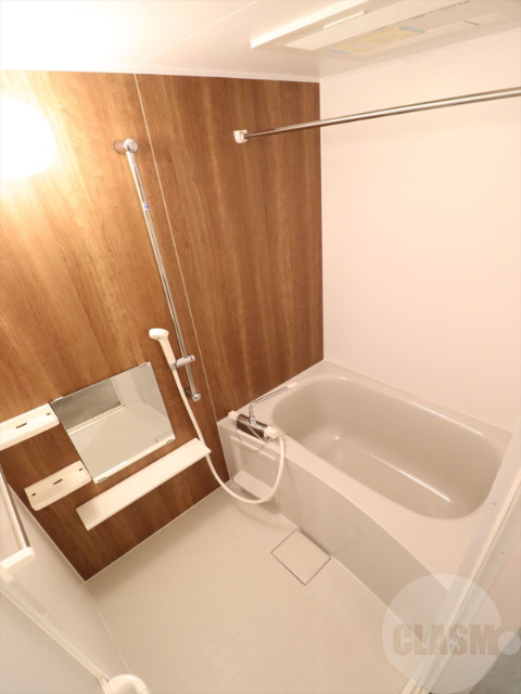 バス・シャワールーム　浴室乾燥機能付き