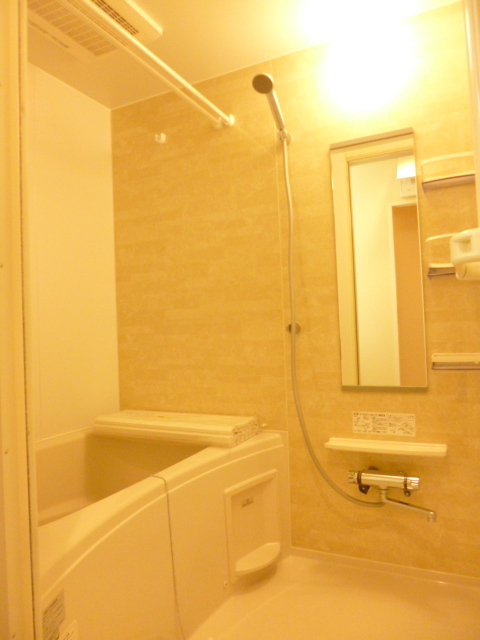 バス・シャワールーム　★追い焚きに浴室乾燥機完備★