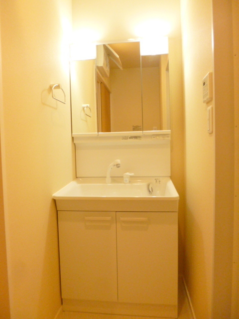 洗面設備　★三面鏡のシャンプードレッサー★