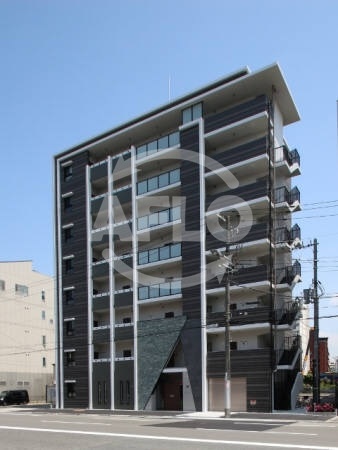 エントランス　LA MAISON VERTE（ラメゾンベルテ）　エントラン