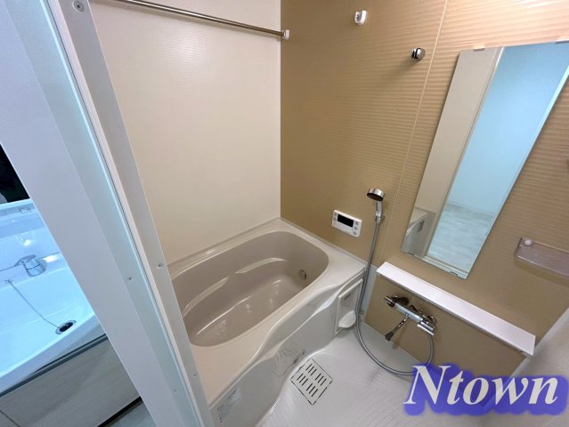 バス・シャワールーム　落ち着いた空間のお風呂です