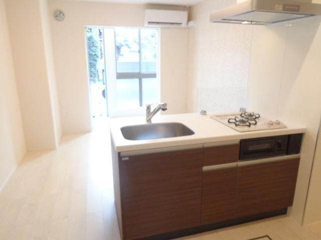 居室・リビング　明るいリビング