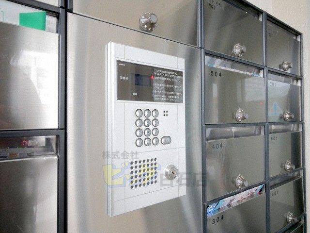 エントランス　人気のオートロック付きマンションです♪