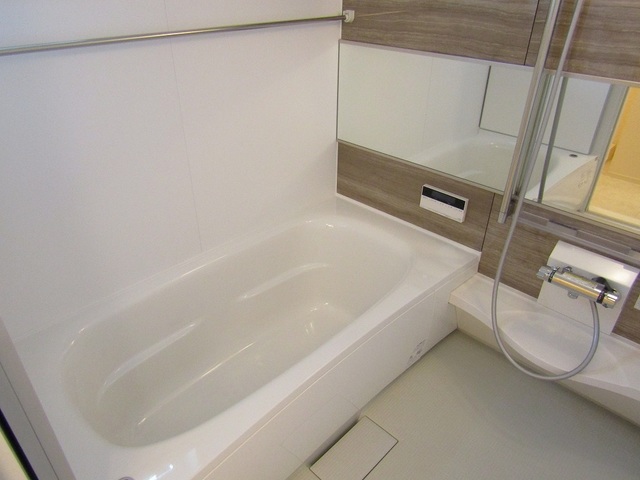 バス・シャワールーム　同一施工会社同一仕様写真