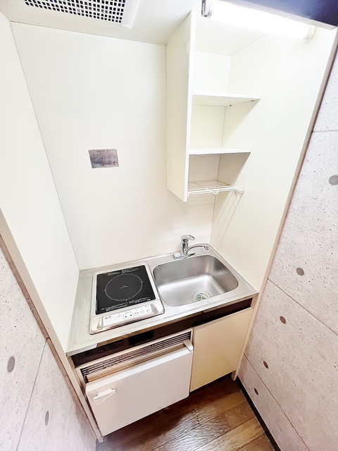 キッチン　１口ＩＨコンロ・冷蔵庫付き