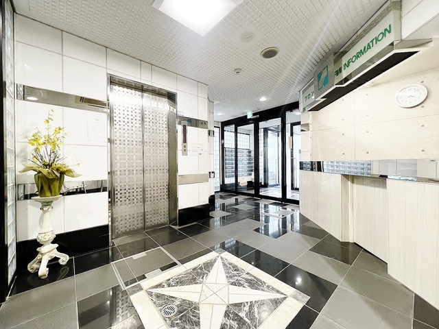 ロビー　エレベーター