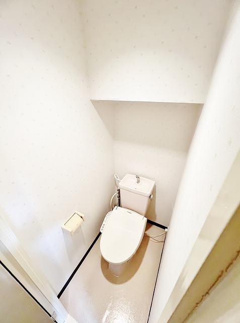 トイレ　温水洗浄便座