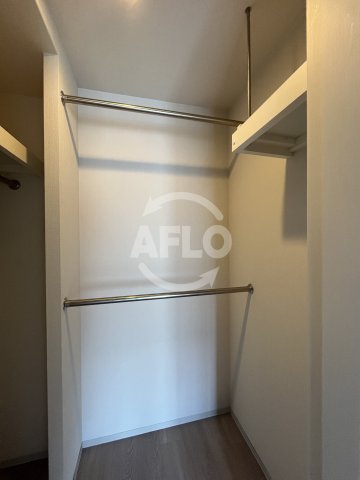 収納　コンフォリア江坂広芝町　クローゼット