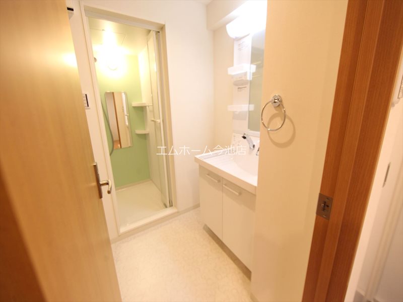 洗面設備　脱衣所　独立洗面台（シャンプードレッサー）