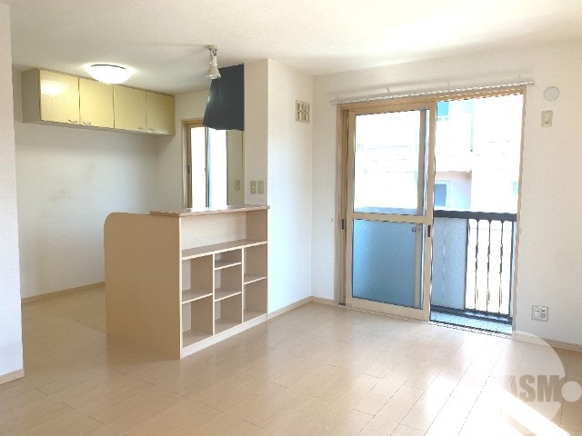 居室・リビング　カウンターキッチンです♪