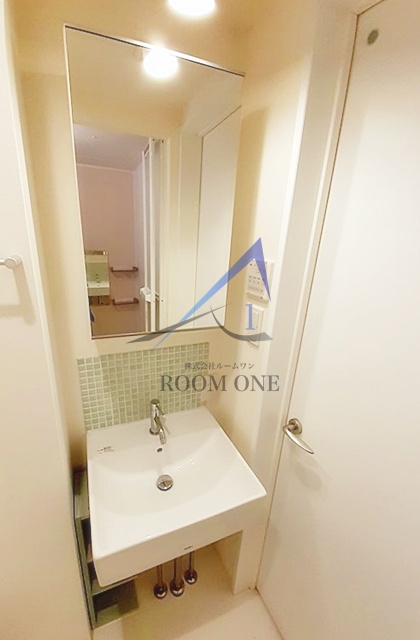 洗面設備　独立洗面台です。