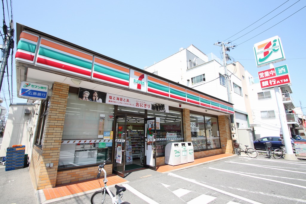 コンビニ　セブンイレブン広島東雲本町店（コンビニ）まで240m