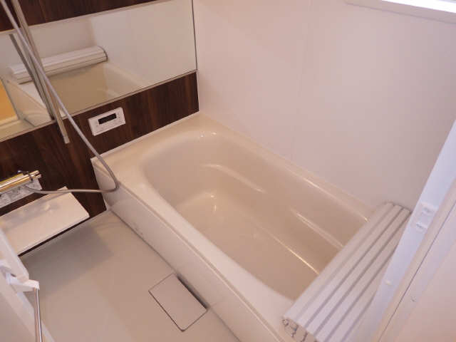 バス・シャワールーム　同型反転タイプの画像となります