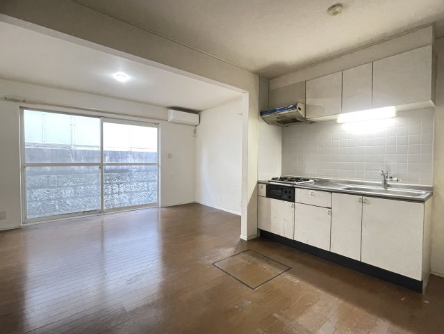 居室・リビング　こちらのリビングで趣味の時間をお楽しみください