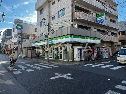 コンビニ　ファミリーマート タケウチ萩中店（コンビニ）まで32m