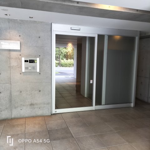 エントランス　建物の内部です