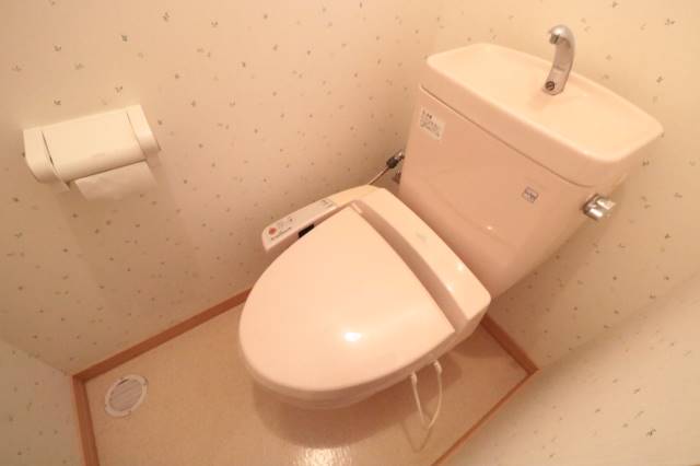 トイレ　ウォシュレット付き！