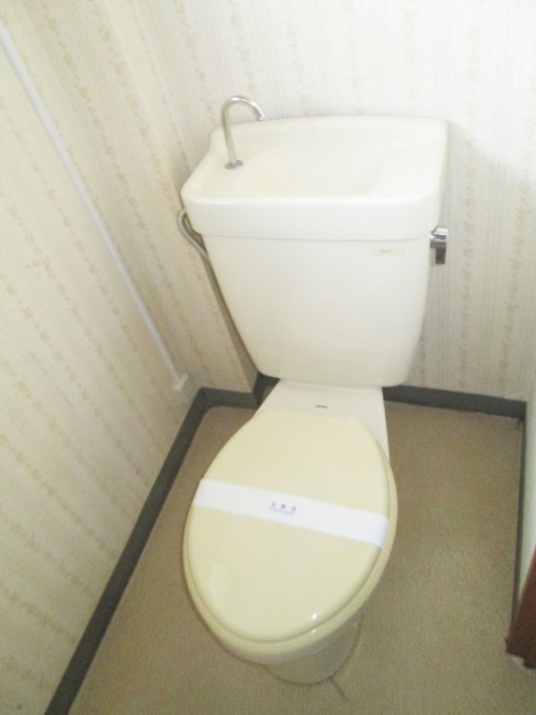 トイレ　窓があって換気しやすい☆