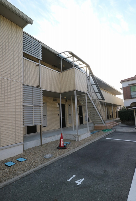 建物外観　敷地内に駐輪場があります♪