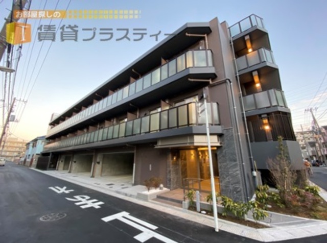 建物外観　高級感溢れるがっちりマンション。