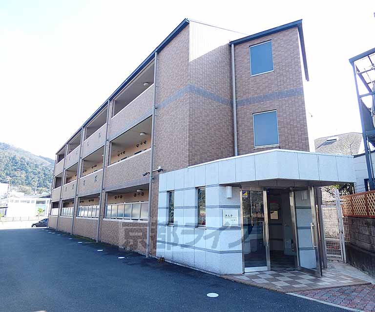 建物外観　重厚感のある外観です。