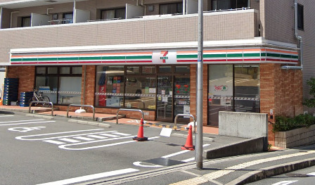 コンビニ　セブンイレブン 枚方東中振2丁目店（コンビニ）まで1348m